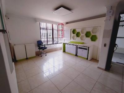 Casa de 5 alcobas en arriendo en Belen La Palma, Medellín, 330 m² · foto 5 de 20