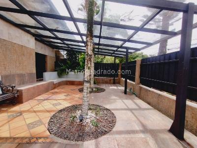 Casa de 5 alcobas en arriendo en Belen La Palma, Medellín, 330 m² · foto 16 de 20