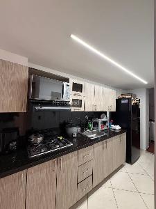 Apartamento de 4 alcobas en venta en Cabañitas, Bello, 98 m² · foto 2 de 19