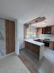Casa de 3 alcobas en arriendo en La Floresta, Medellín, 116 m² · foto 3 de 20