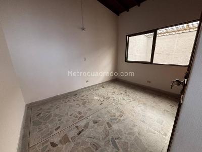 Casa de 4 alcobas en arriendo en El Velodromo, Medellín, 200 m² · foto 5 de 20