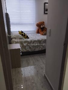 Apartamento de 2 alcobas en arriendo en Loma De Los Bernal, Medellín, 50 m² · foto 10 de 14