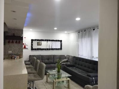 Apartamento de 2 alcobas en arriendo en Loma De Los Bernal, Medellín, 50 m² · foto 3 de 14