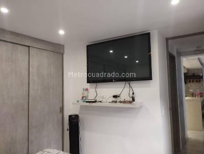 Apartamento de 2 alcobas en arriendo en Loma De Los Bernal, Medellín, 50 m² · foto 9 de 14