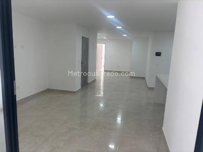Apartamento de 3 alcobas en arriendo en La Castellana, Medellín, 134 m² · foto 3 de 13