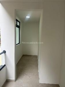 Apartamento de 3 alcobas en arriendo en La Castellana, Medellín, 134 m² · foto 5 de 13