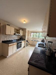 Apartamento de 3 alcobas en venta en Castropol, Medellín, 230 m² · foto 2 de 20