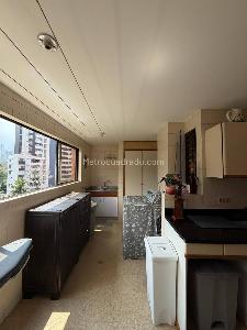 Apartamento de 3 alcobas en venta en Castropol, Medellín, 230 m² · foto 7 de 20