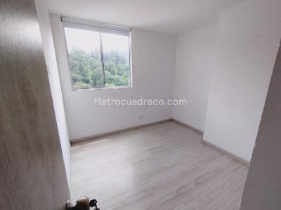 Apartamento de 3 alcobas en arriendo en San Diego, Medellín, 80 m² · foto 10 de 13