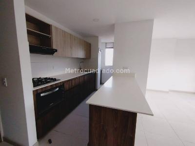 Apartamento de 3 alcobas en arriendo en San Diego, Medellín, 80 m² · foto 1 de 13