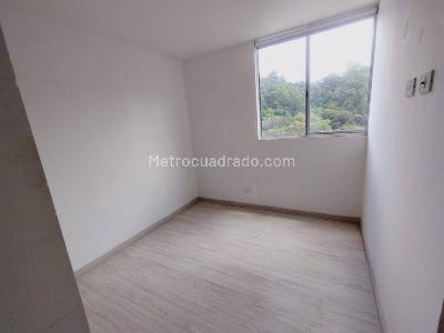 Apartamento de 3 alcobas en arriendo en San Diego, Medellín, 80 m² · foto 9 de 13