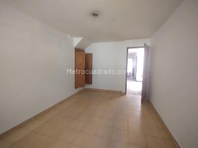Casa de 5 alcobas en venta en El Encanto Engativa, Bogotá, 427 m² · foto 3 de 20