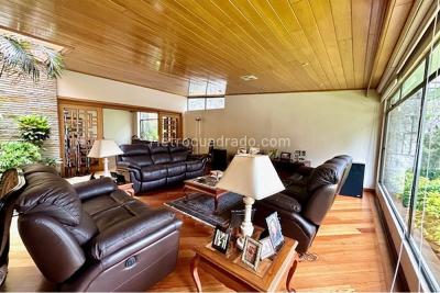 Casa de 5 alcobas en venta en Chico Norte, Bogotá, 798 m² · foto 4 de 20