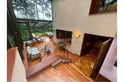 Casa de 4 alcobas en venta en El Refugio, Bogotá, 827 m² · foto 2 de 20