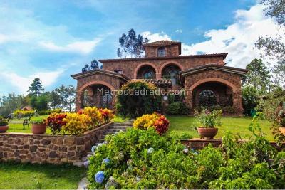 Casa de 4 alcobas en venta en Mesa De Los Santos, Bucaramanga, 330 m² · foto 2 de 9