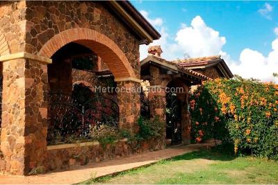 Casa de 4 alcobas en venta en Mesa De Los Santos, Bucaramanga, 330 m² · foto 4 de 9