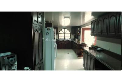 Casa de 5 alcobas en venta en Cerros De Suba, Bogotá, 1600 m² · foto 10 de 20
