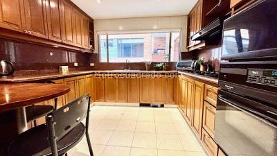 Apartamento de 3 alcobas en venta en Los Rosales, Bogotá, 190 m² · foto 18 de 20