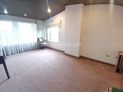Casa de 5 alcobas en venta en Niza, Bogotá, 351 m² · foto 19 de 20