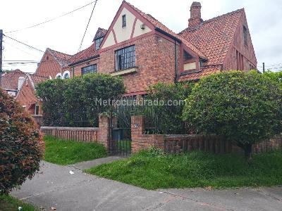 Casa de 5 alcobas en venta en Quinta Camacho, Bogotá, 388 m² · foto 6 de 20