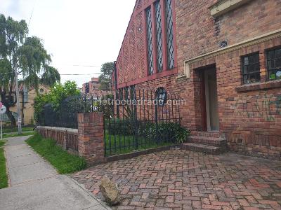Casa de 5 alcobas en venta en Quinta Camacho, Bogotá, 388 m² · foto 8 de 20
