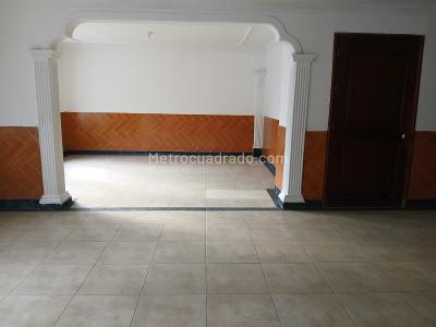 Casa de 4 alcobas en venta en Cabecera Del Llano, Bucaramanga, 454 m² · foto 3 de 14