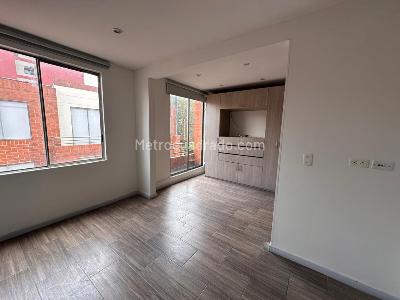 Casa de 3 alcobas en venta en Ciudad Salitre Nororiental, Bogotá, 110 m² · foto 3 de 10