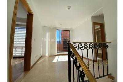 Apartamento de 5 alcobas en venta en Chico Navarra, Bogotá, 200 m² · foto 9 de 20
