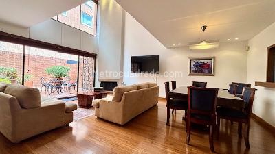 Apartamento de 1 alcoba en venta en Chico Reservado, Bogotá, 111 m² · foto 2 de 20