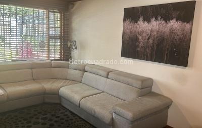 Casa de 3 alcobas en venta en Santa Barbara, Bogotá, 408 m² · foto 6 de 16