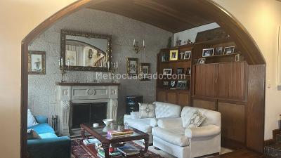 Casa de 3 alcobas en venta en Santa Barbara, Bogotá, 408 m² · foto 9 de 16