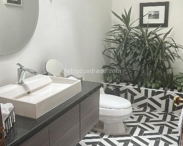 Casa de 3 alcobas en venta en Santa Barbara, Bogotá, 408 m² · foto 10 de 16