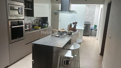 Casa de 3 alcobas en venta en Santa Barbara, Bogotá, 408 m² · foto 11 de 16
