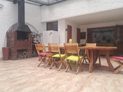 Casa de 3 alcobas en venta en Santa Barbara, Bogotá, 408 m² · foto 13 de 16