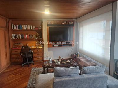 Casa de 3 alcobas en venta en Santa Barbara, Bogotá, 408 m² · foto 14 de 16