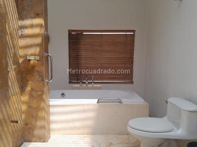 Apartamento de 3 alcobas en venta en La Cabrera, Bogotá, 547 m² · foto 16 de 20