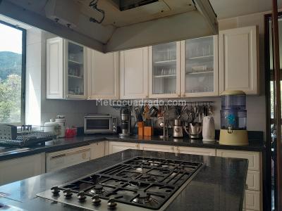 Apartamento de 3 alcobas en venta en La Cabrera, Bogotá, 547 m² · foto 19 de 20
