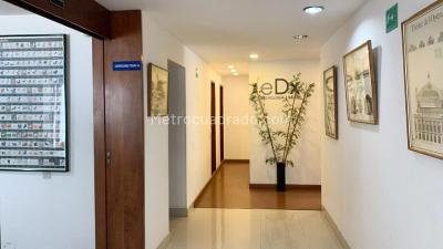 Casa en venta en Chico Norte, Bogotá · foto 2 de 17