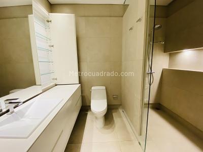 Apartamento de 2 alcobas en venta en El Nogal, Bogotá, 223 m² · foto 13 de 20