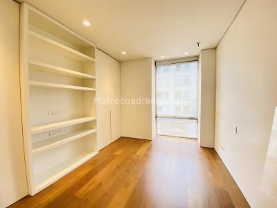 Apartamento de 2 alcobas en venta en El Nogal, Bogotá, 223 m² · foto 14 de 20
