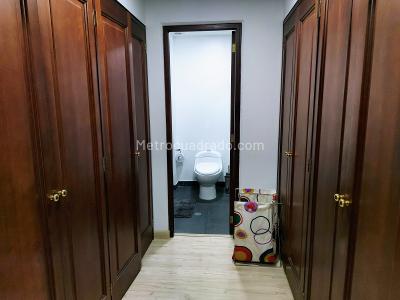 Apartamento de 3 alcobas en venta en Santa Barbara, Bogotá, 359 m² · foto 5 de 17