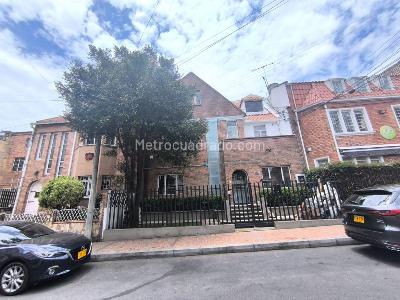 Casa de 5 alcobas en venta en Granada, Bogotá, 202 m² · foto 2 de 20