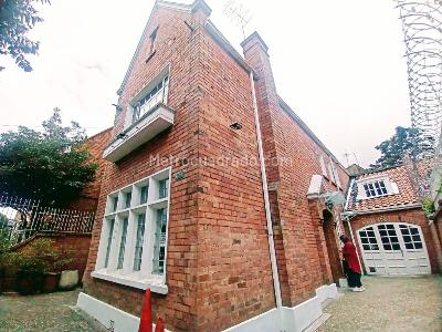 Casa de 5 alcobas en venta en Quinta Camacho, Bogotá, 205 m² · foto 4 de 20