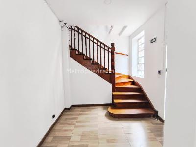Casa de 5 alcobas en venta en Quinta Camacho, Bogotá, 205 m² · foto 6 de 20