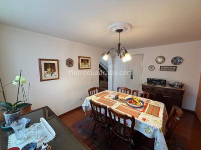 Casa de 5 alcobas en venta en Niza Sur, Bogotá, 263 m² · foto 3 de 20