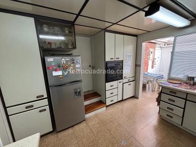 Casa de 5 alcobas en venta en Niza Sur, Bogotá, 263 m² · foto 5 de 20