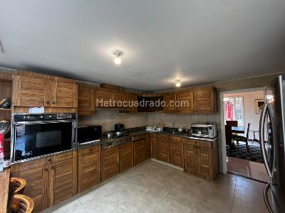Casa de 4 alcobas en venta en Guaymaral, Bogotá, 1500 m² · foto 2 de 20