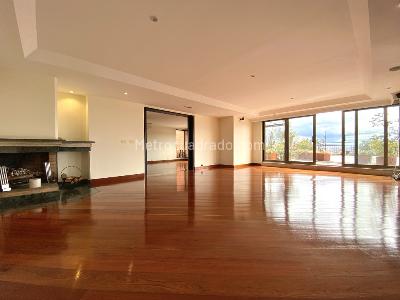 Apartamento en venta en El Refugio, Bogotá · foto 3 de 20
