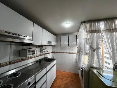 Apartamento de 2 alcobas en venta en Chapinero, Bogotá, 92 m² · foto 2 de 14