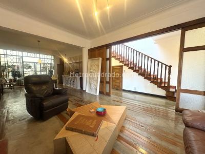 Casa en venta en Quinta Camacho, Bogotá · foto 2 de 20